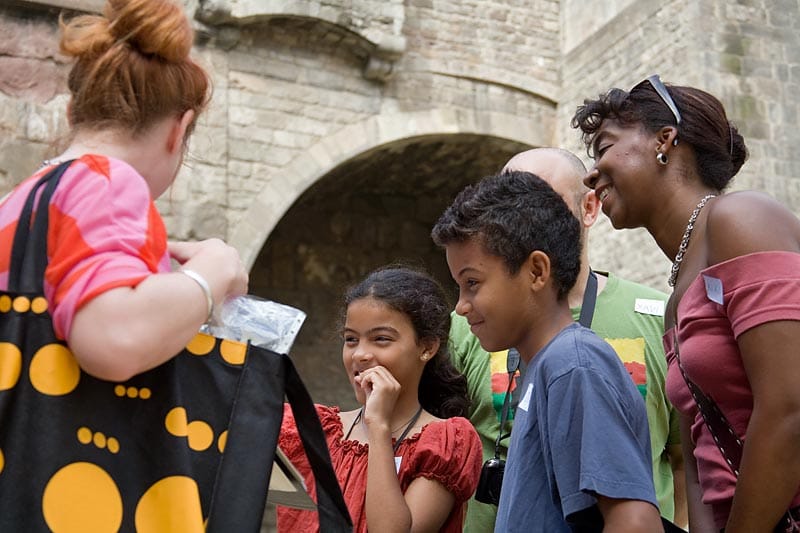 2.5-Hour Kids & Family Walking Tour in English - Why this Gothic Quarter tour works for children