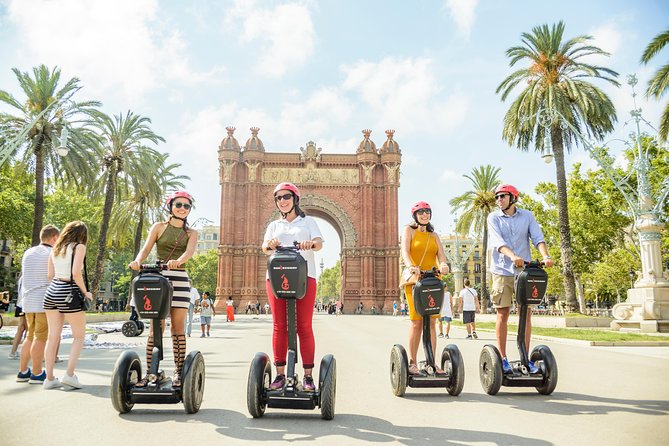 2,5h Barcelona Gaudí Segway Tour - Arc de Triomf and the move into Eixample