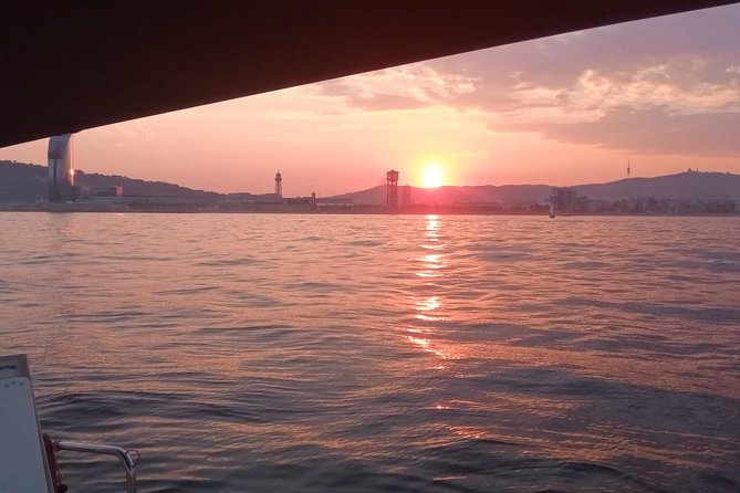 2-Hour Sailing Tour in Barcelona with Open Bar & Snacks - The Skipper Can Make or Break the Experience