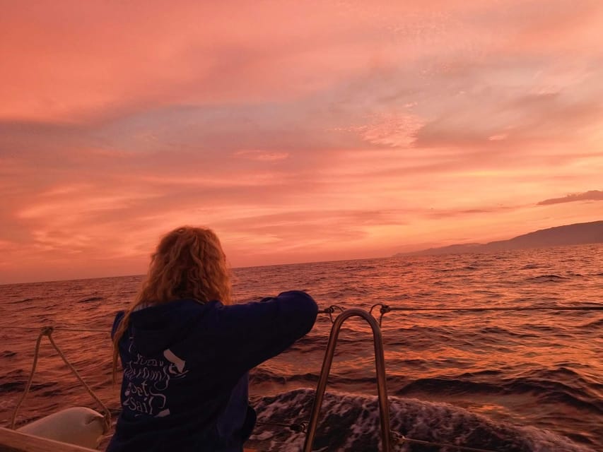 2 hours sunset sailing in a sailboat in Platja d'Aro - The sunset show is beautiful, but not guaranteed