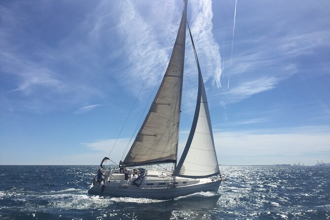 2h Sailing Tour from Barcelona. Sunset or Day Sailing experience - Who will get the most from this experience