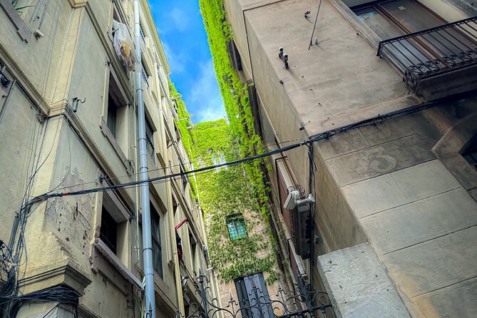 3-Hour Private Guided Walking Tour of Barcelona - Casa de l’Ardiaca and a courtyard most people miss