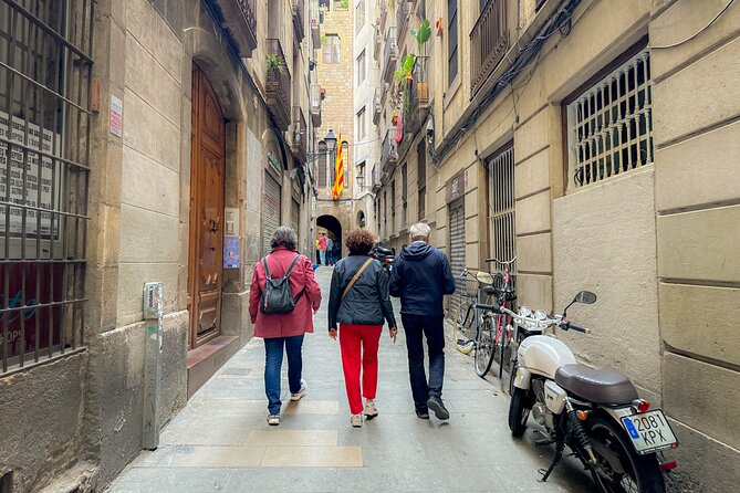 3-Hour Private Guided Walking Tour of Barcelona - Plaça Reial and Barcelona’s social side