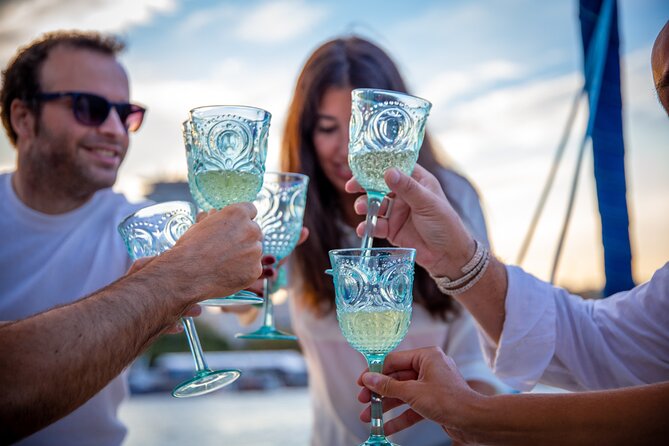 A 2 hours Local Tapas and sailing adventure in Barcelona - Timing, departure choices, and practical planning