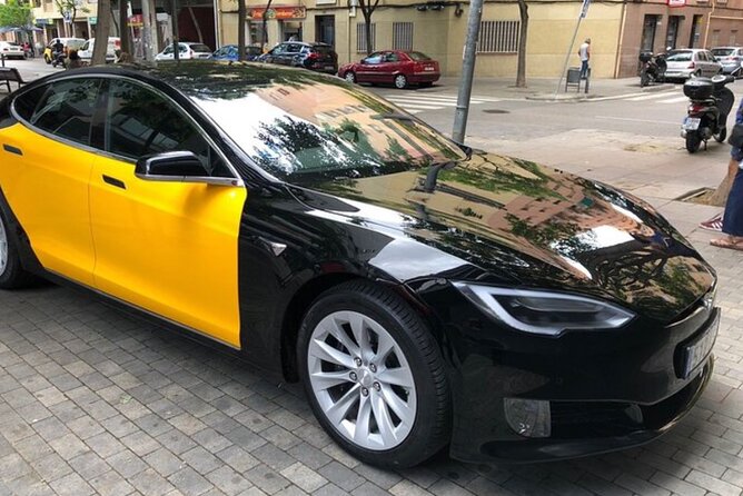 Arrival Barcelona Airport Private Transfer - What happens during the airport pickup