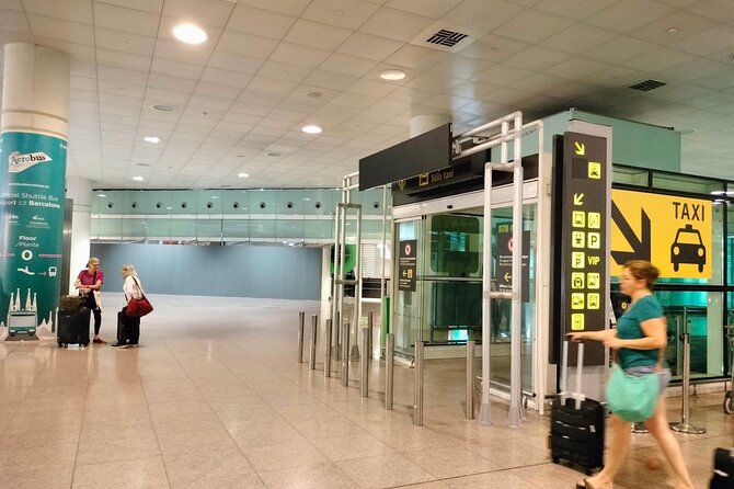 Arrival Barcelona Airport Private Transfer - Who should book this transfer