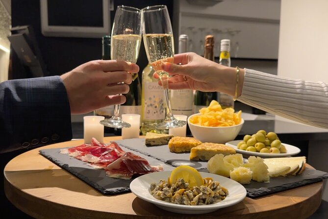 Authentic Flamenco Show Barcelona : Intimate Casa Sors Experience - Drinks, cocktails, and tapas: choosing the right package