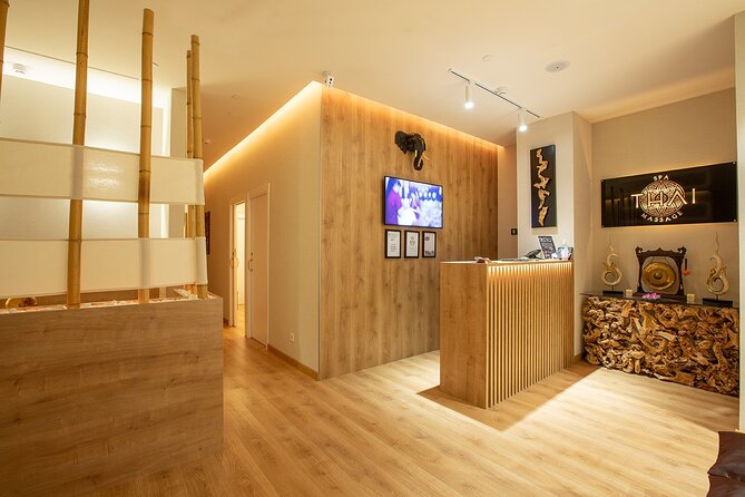 Balinese massage with essential oils 60 min at THAI MASSAGE ALURA - What happens when you arrive at Carrer de Joan Güell