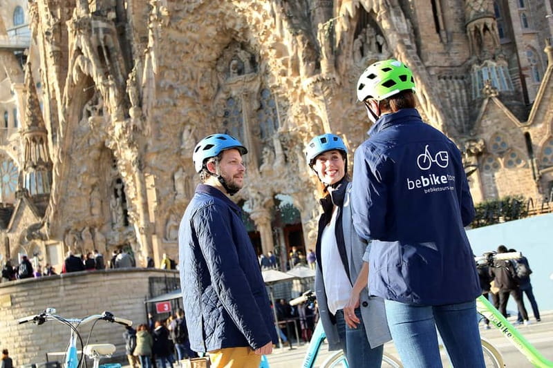Barcelona: 1.5-Hour Sightseeing Tour by Bike/Electric Bike - Bikes, children, and practical comfort