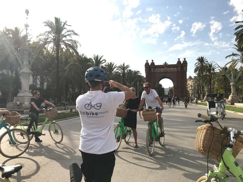 Barcelona: 1.5-Hour Sightseeing Tour by Bike/Electric Bike - Why a bicycle works so well in Barcelona