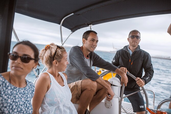Barcelona 1-hour Boat Trip with Cava and Snacks - What makes the experience memorable