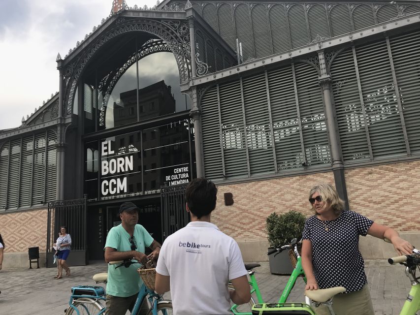 Barcelona: 2.5-Hour Bike or E-Bike Historical Tour - Parc de la Ciutadella and the edge of El Born