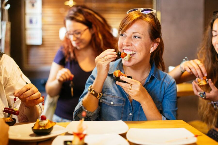 Barcelona: 2-Hour Bites & Flavors Private Food Tour - Meeting your guide near Cafe Catalina