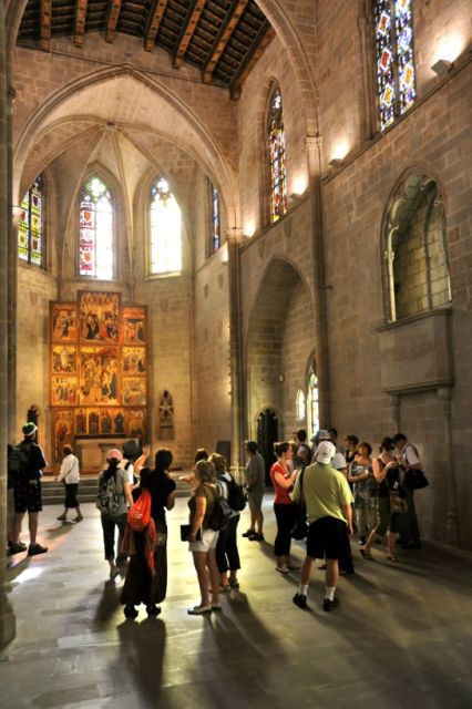 Barcelona 2-Hour Gothic Walking Tour - Plaça Sant Felip Neri and the marks of war