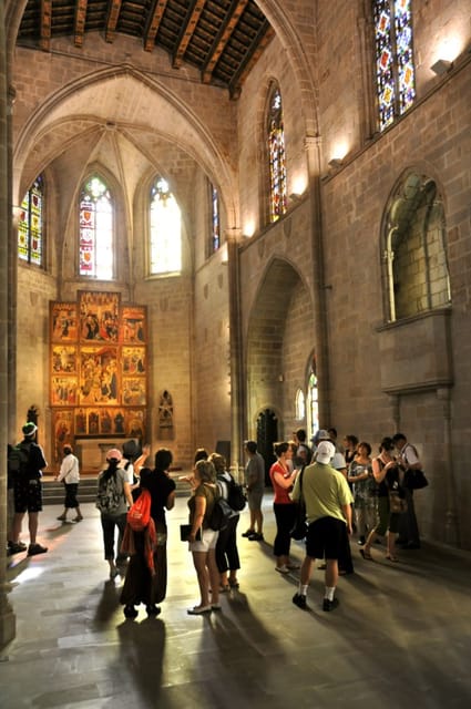 Barcelona 2-Hour Gothic Walking Tour - Meeting the guide at Plaça de la Seu
