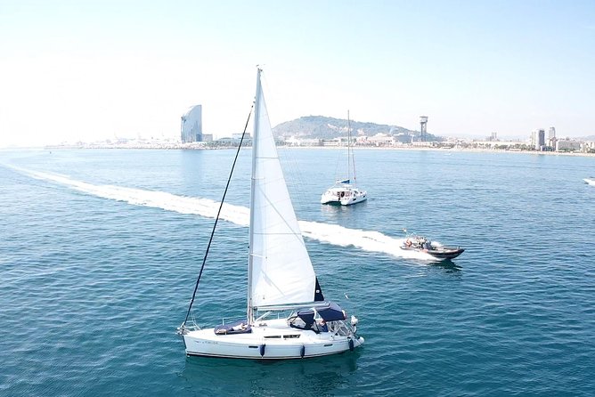 Barcelona 2-hour Private Boat Tour with Cava and snacks - Leaving from Moll de Mestral