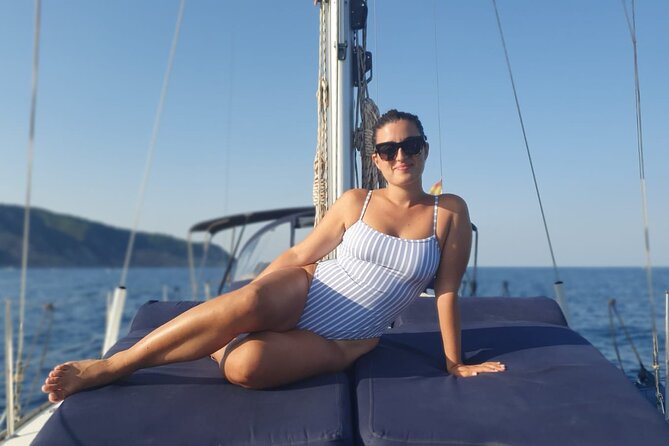 Barcelona 2-hour Private Boat Tour with Cava and snacks - Port Vell and the city waterfront