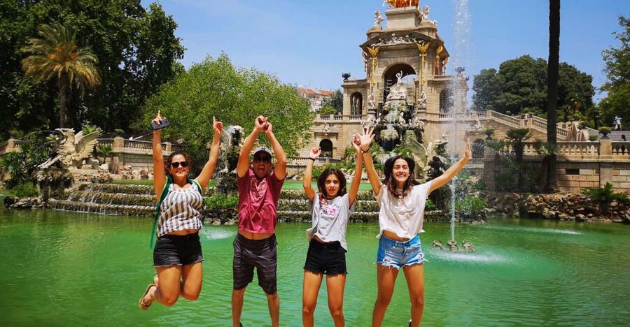 Barcelona: 2-Hour Private City Highlights Kickstart Tour - Gothic Quarter lanes and the story of old Barcelona