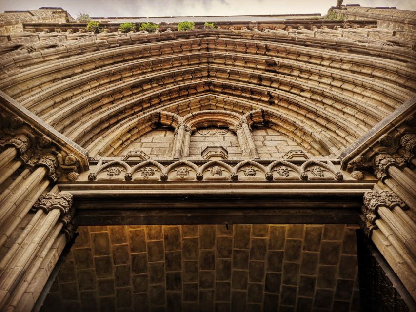 Barcelona: 2-Hour Private City Highlights Kickstart Tour - Santa Maria del Pi and the calm of Plaza Reial