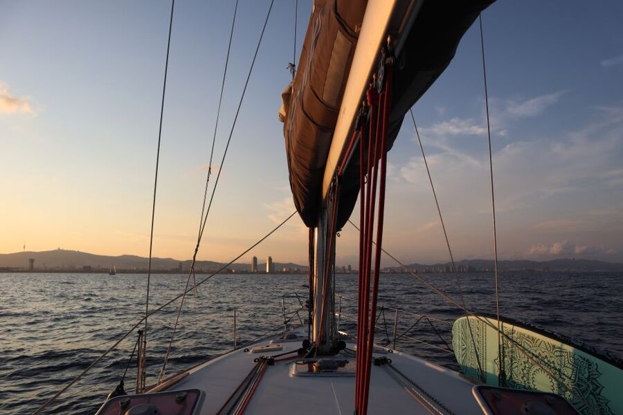 Barcelona: 2-Hour Sailboat Tour with Paddle Boarding - Snacks, cava, and the return sail