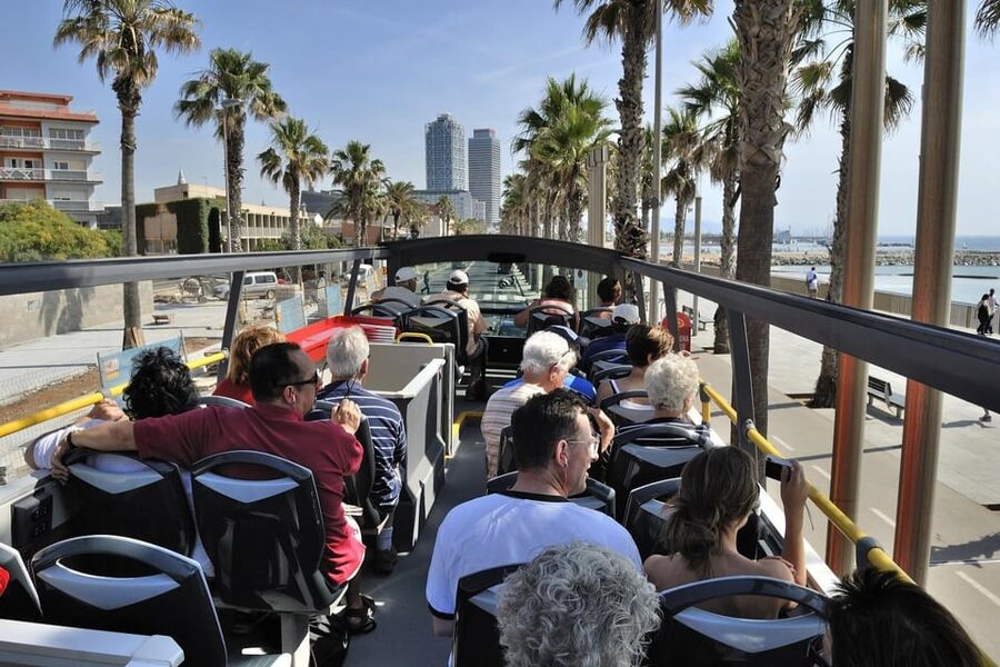 Barcelona: 24 or 48-Hour Hop-On Hop-Off Bus Tour - Green route: Gaudí, Sagrada Família, and Parc Güell