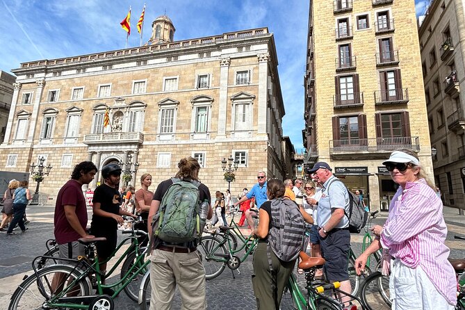 Barcelona 3-hour Bike or E-Bike Tour: Gaudí By Bike - Gothic Quarter, cathedral, and Catalan music