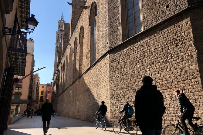 Barcelona 3-hour Bike or E-Bike Tour: Highlights and Hidden Gems - Palau de la Música Catalana and Barcelona’s modernist flair