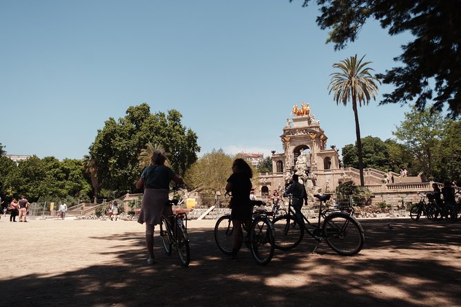 Barcelona 3-hour Bike or E-Bike Tour: Highlights and Hidden Gems - The Sagrada Família, seen without the ticket line