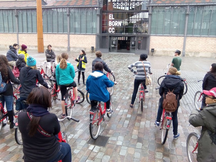 Barcelona: 3-Hour Bike Tour with Spanish Tapas - What the guide adds to the ride