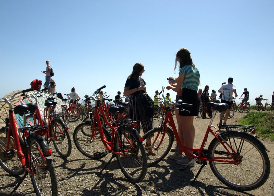 Barcelona: 3-Hour Bike Tour with Spanish Tapas - Rolling through Parc de la Ciutadella