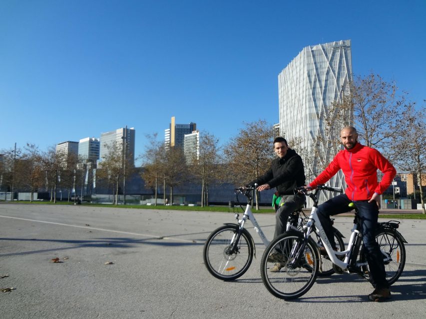 Barcelona 3 Hour Daily Electric Bike Tour - The guide can turn a ride into a city lesson