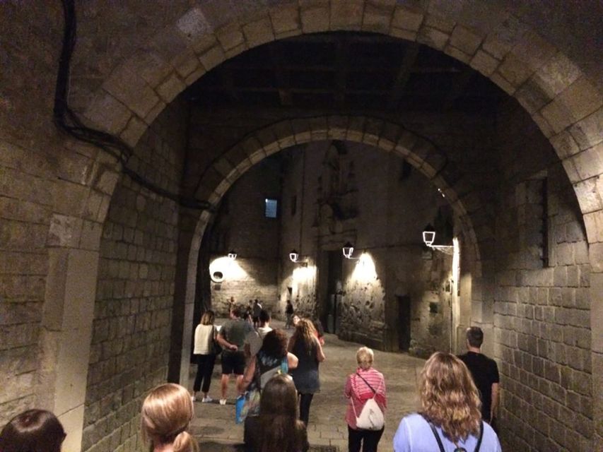 Barcelona: 3-Hour Esoteric, Spiritual & Historical Tour - The medieval city and the old Jewish call