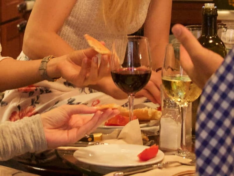 Barcelona: 3-Hour Sips, Sites & Bites Food & History Tour - Starting beside 7 Portes at 5 p.m.