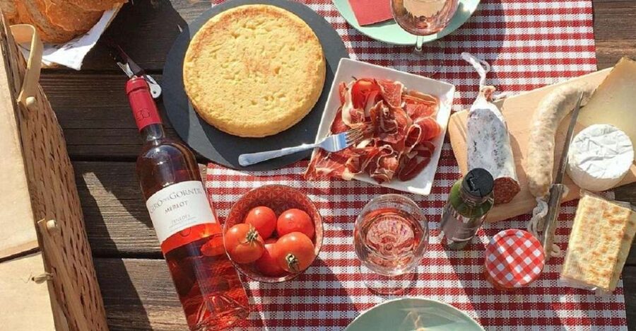 Barcelona: 3 Penedes Wineries with Hotel Pick-up and Lunch - Why Penedès makes a good wine day from Barcelona
