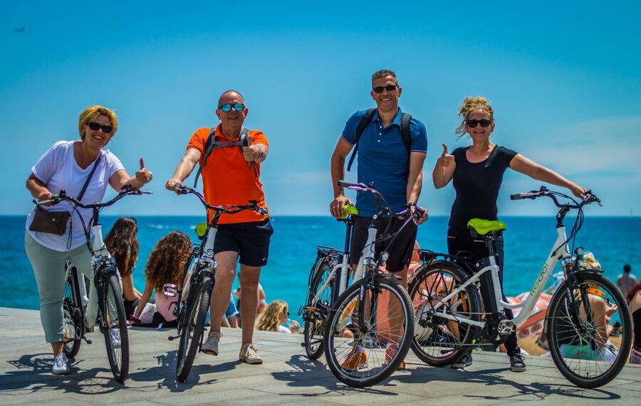 Barcelona: 4-Hour E-Bike Photography Tour - Photo stops that are more than quick snapshots