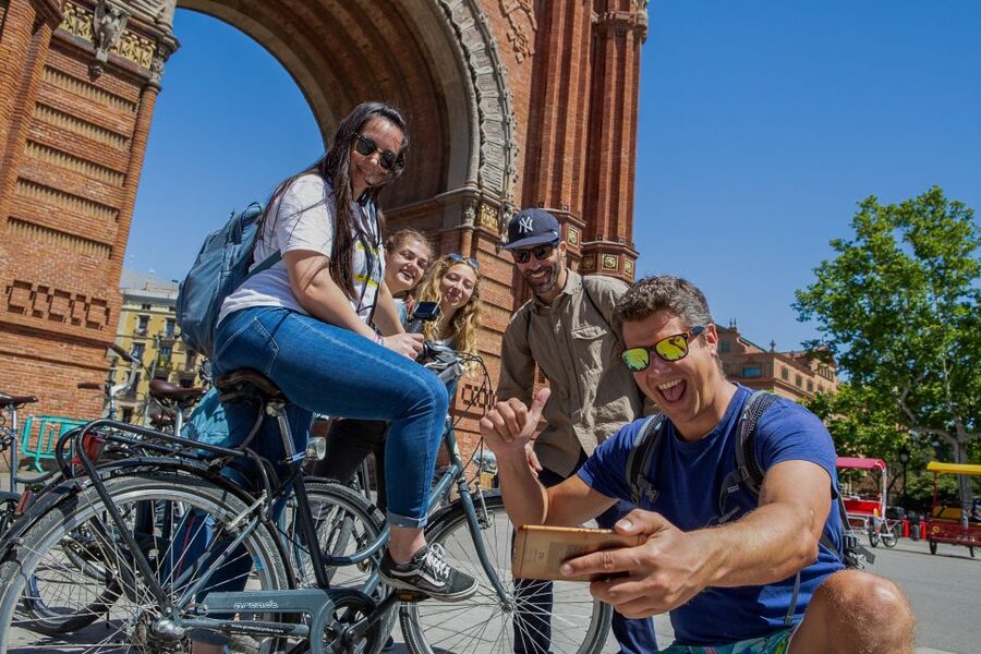 Barcelona: 4-Hour Small Group Bike Tour - Should you book it?