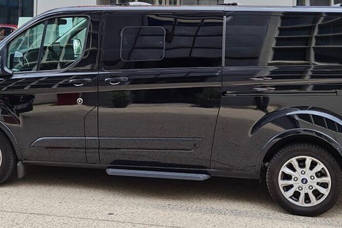 Barcelona Airport Departure Transfers - From the Gothic Quarter to BCN Airport