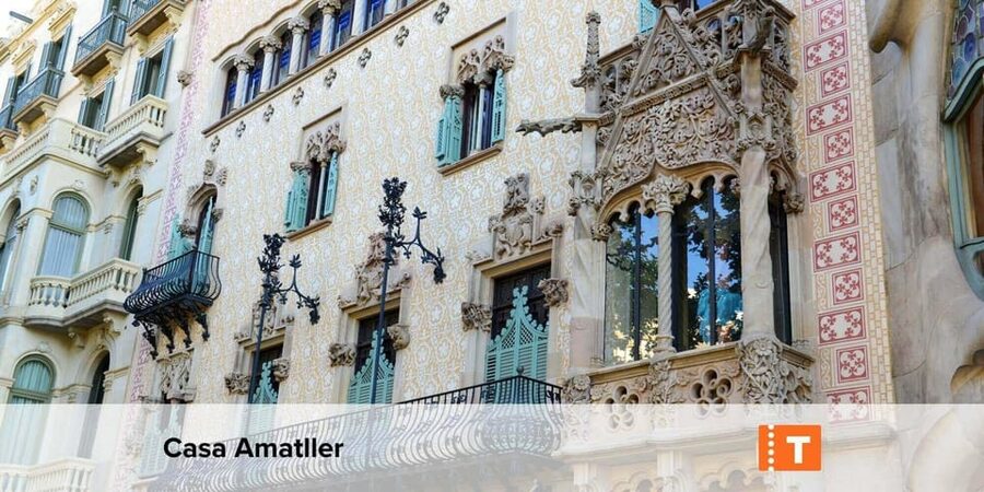 Barcelona: All-Inclusive City Pass & Public Transport Option - Start with the 24-hour hop-on hop-off bus