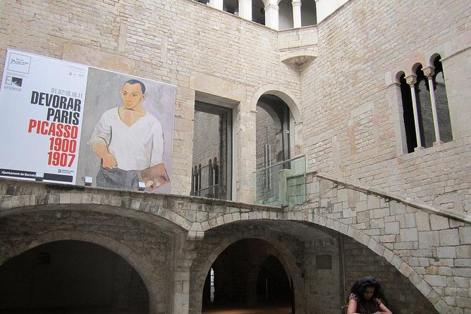 Barcelona Art and Tapas Small Group Walking Tour with Picasso Museum - Why this food-and-art pairing works