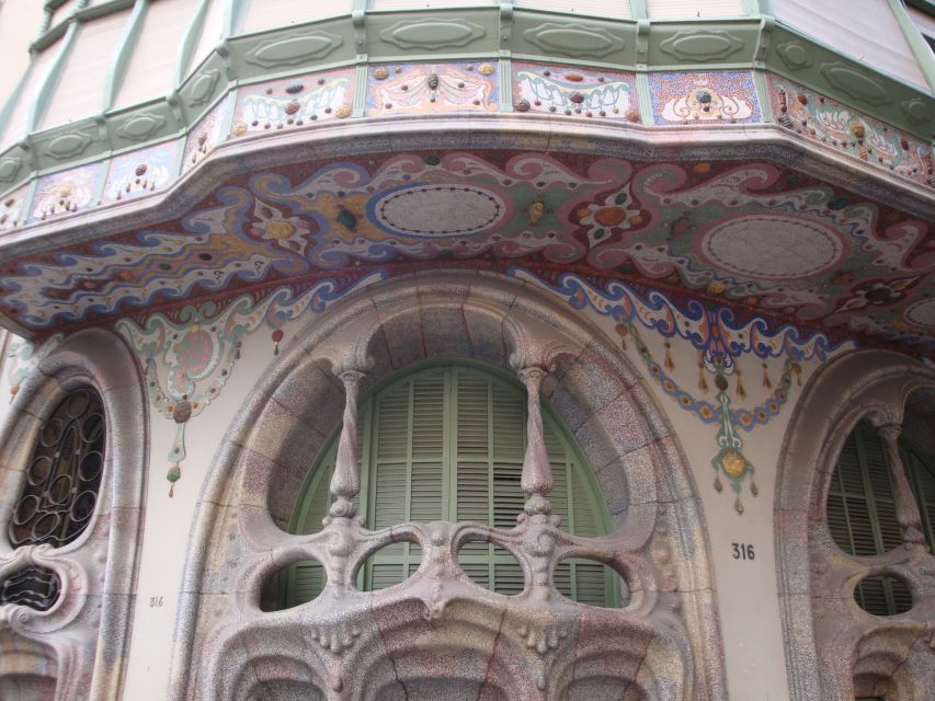 Barcelona: Art Nouveau & Gaudí Tour - Key points to know before you book