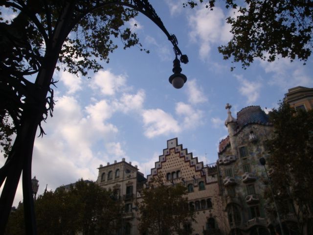 Barcelona: Art Nouveau & Gaudí Tour - The Golden Square and the people who paid for it