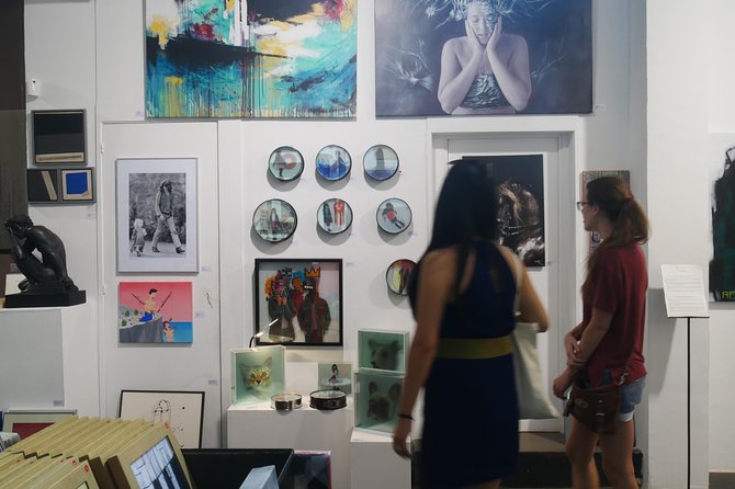 Barcelona Art & Wine: Galleries, Studios & Street Art - The Gothic Quarter, street art, and medieval streets