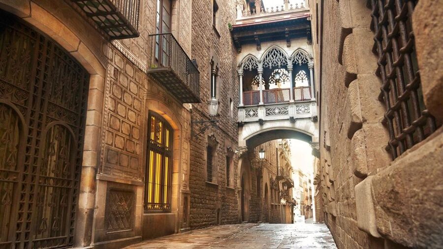 Barcelona Audioguide - TravelMate app for your smartphone - La Rambla and Barceloneta bring the city outdoors