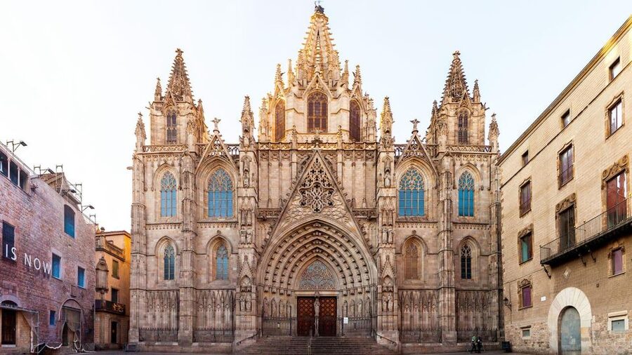 Barcelona Audioguide - TravelMate app for your smartphone - Gaudí’s major works: Sagrada Familia, Casa Batlló, and La Pedrera