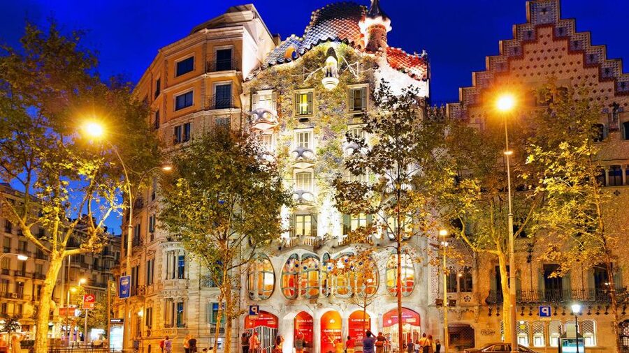 Barcelona Audioguide - TravelMate app for your smartphone - A quick look at the full content