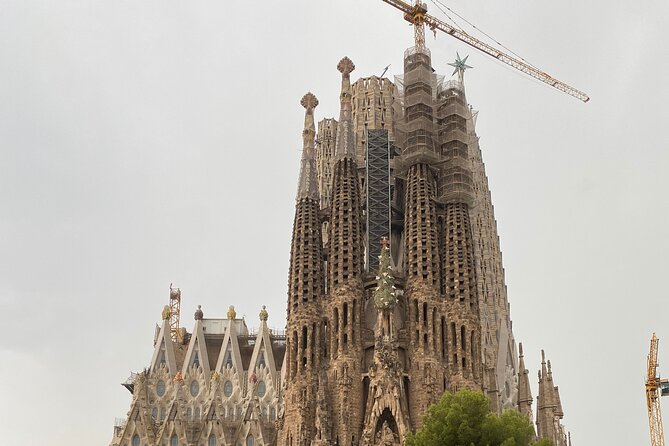 Barcelona: Bar Crawl at Gaixample - Why Gaixample makes a good first night out
