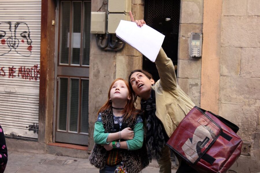 Barcelona: Barrio Gótico Dragon Tour for Families - Following clues through the Barrio Gótico