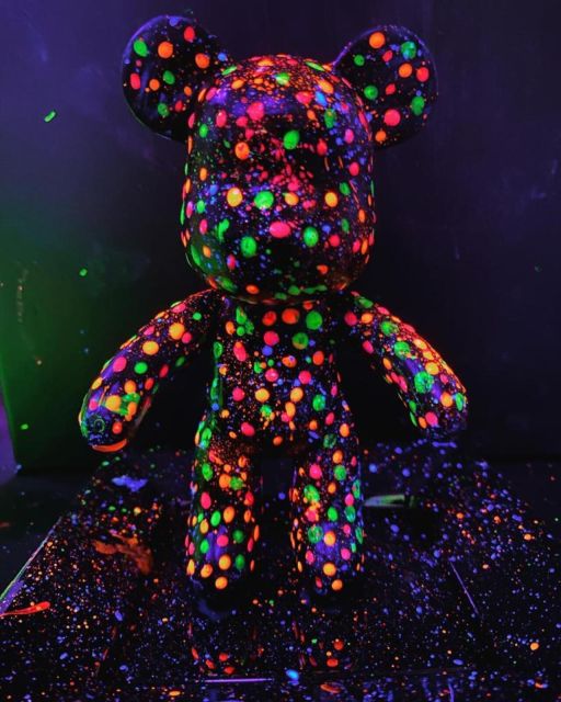 Barcelona: Bear-brick Fluorescent Painting | Wine and Art - Is $47 a fair price?