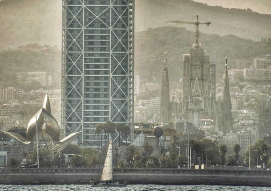 Barcelona: Best of Sagrada Familia Private Tour - Option one: a drink with a Sagrada Familia view