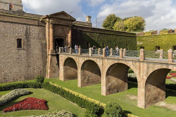 Barcelona Best Views: Old Town and Montjuic Castle Private Tour - The tower view over Barcelona